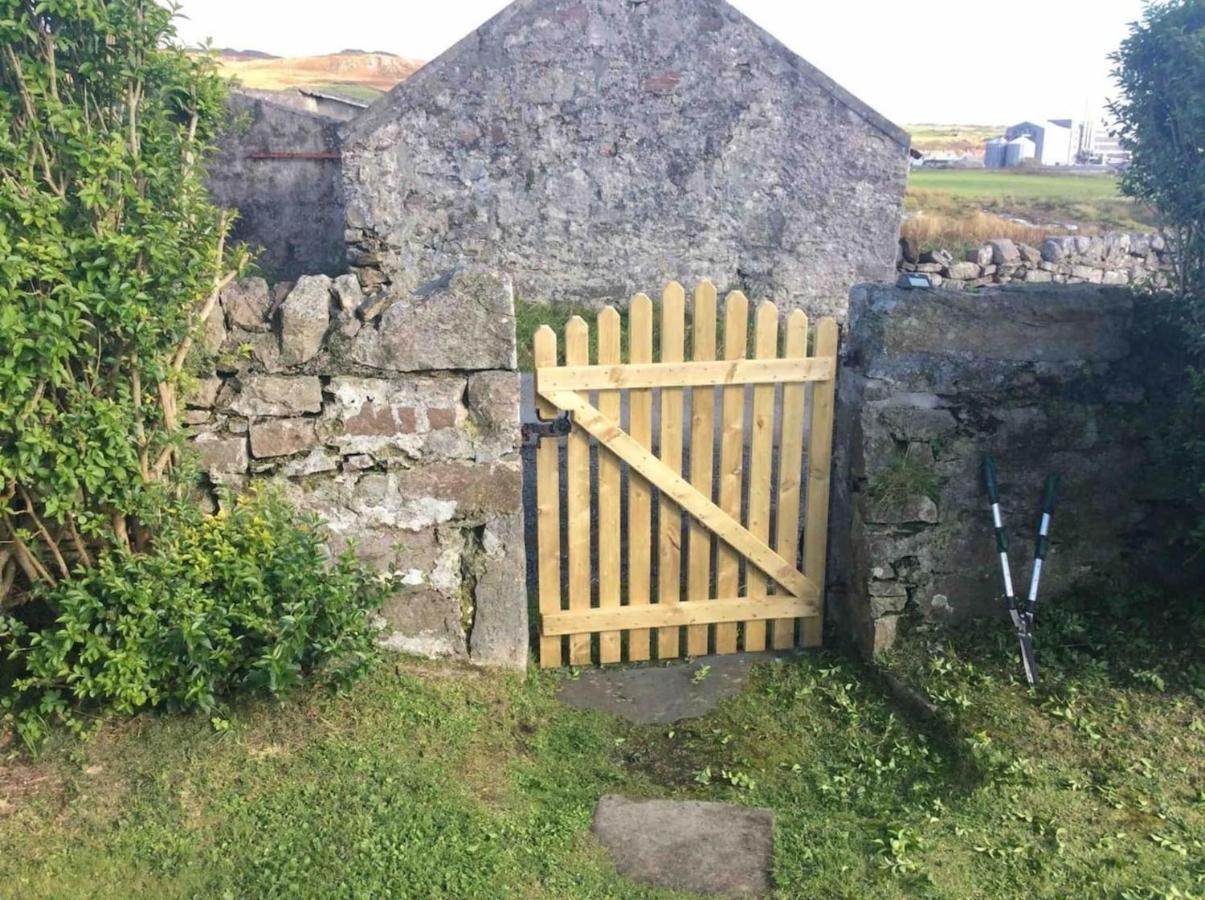 Quaint And Quirky Former Crofters Cottage In Port Ellen Extérieur photo