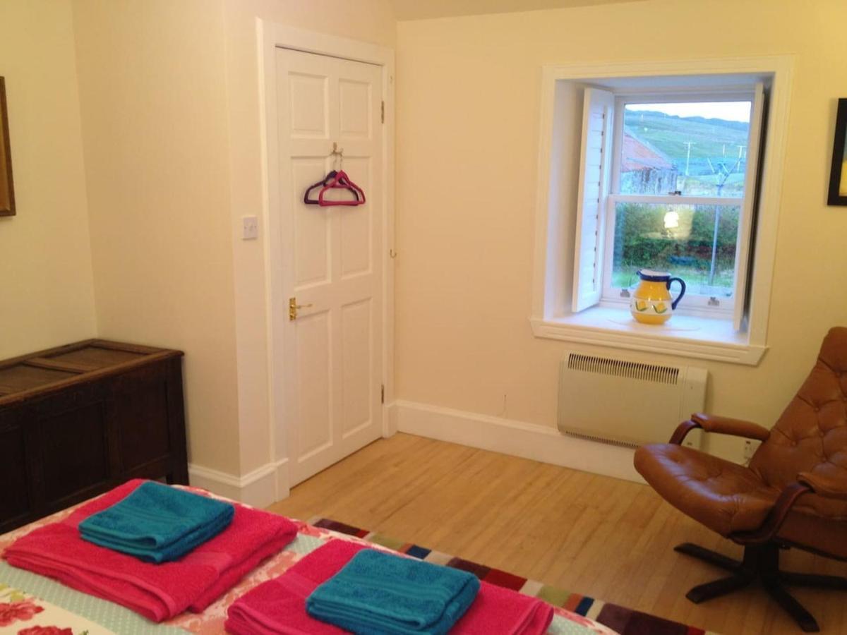 Quaint And Quirky Former Crofters Cottage In Port Ellen Extérieur photo