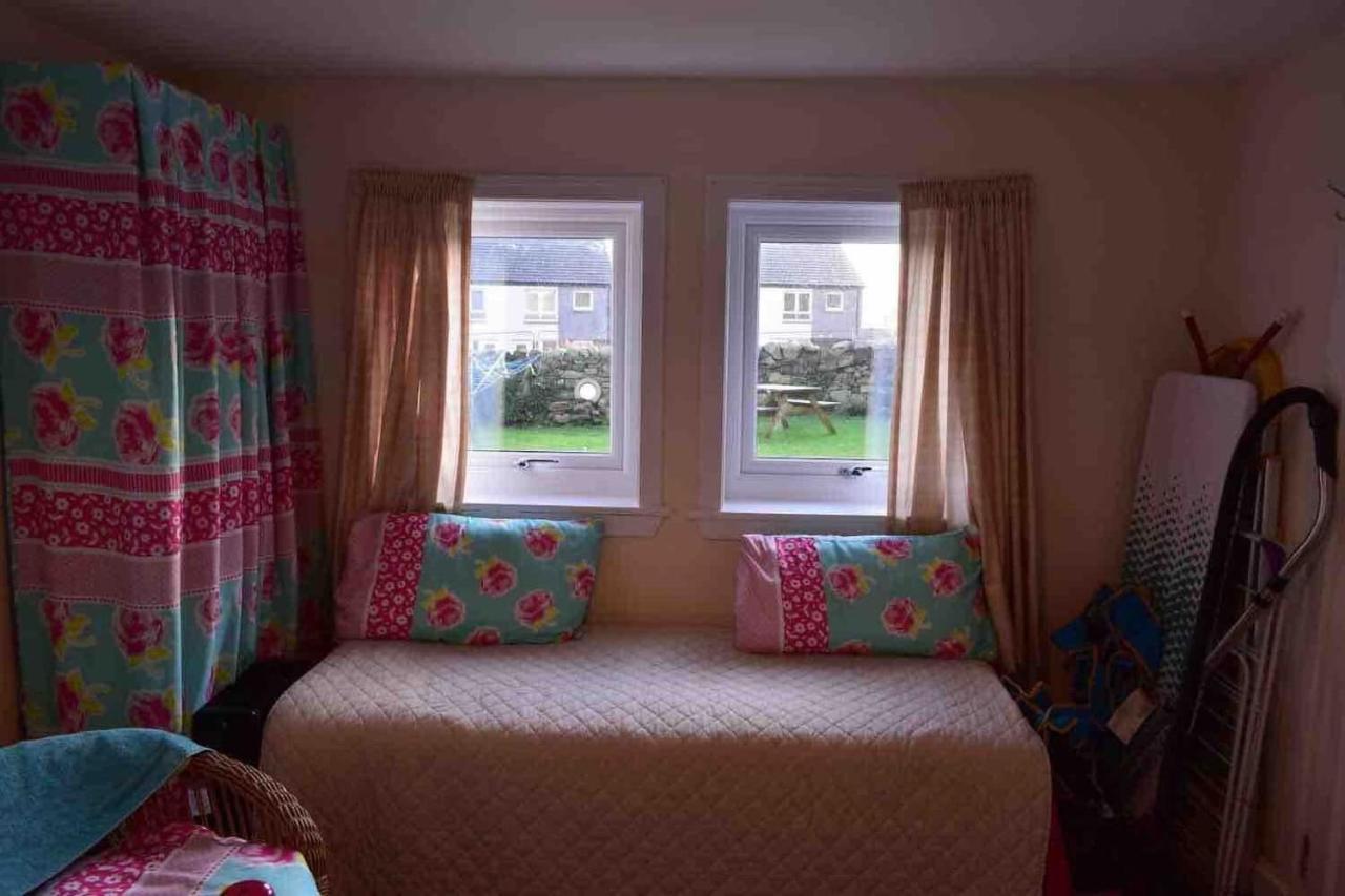 Quaint And Quirky Former Crofters Cottage In Port Ellen Extérieur photo
